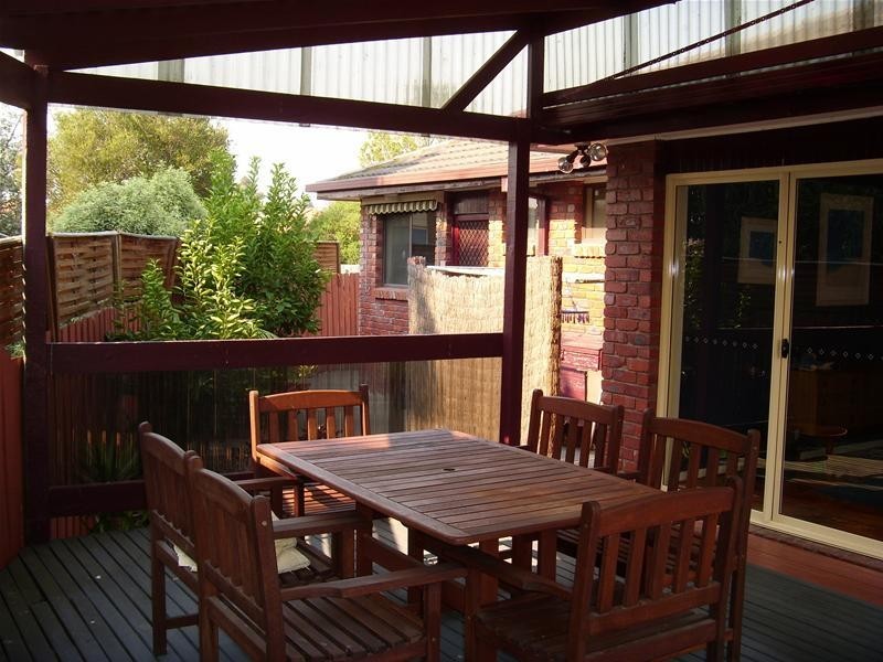 27 Garryowen Crescent, Narre Warren VIC 3805