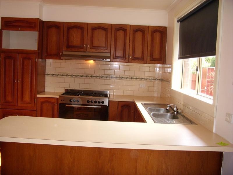 27 Garryowen Crescent, Narre Warren VIC 3805