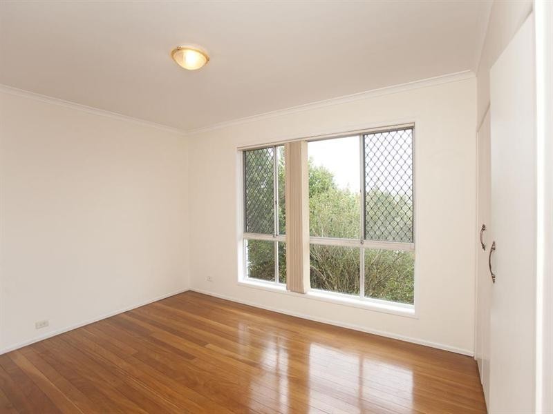 25 Nevern Street, Macgregor QLD 4109