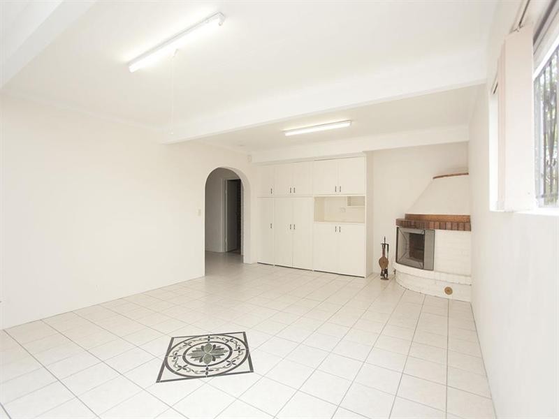 25 Nevern Street, Macgregor QLD 4109