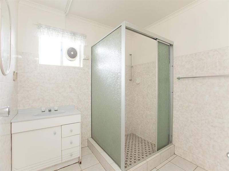 25 Nevern Street, Macgregor QLD 4109