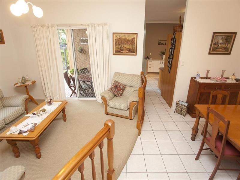 15 Lonsdale Place, Wishart QLD 4122