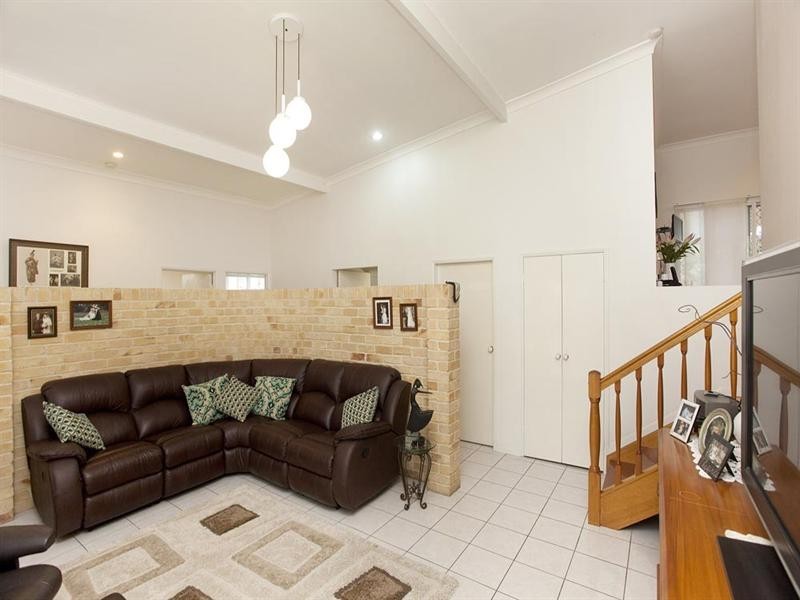 15 Lonsdale Place, Wishart QLD 4122