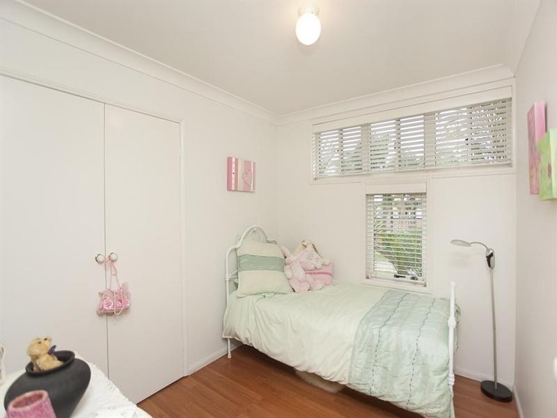 15 Lonsdale Place, Wishart QLD 4122