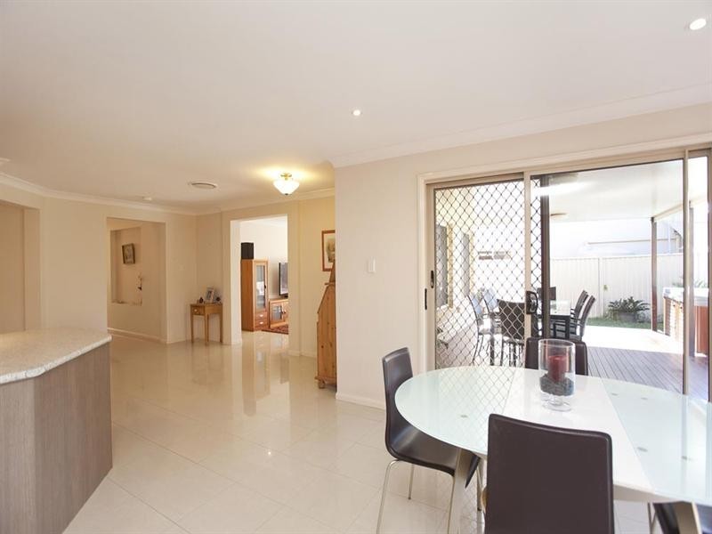 7 Sovereign Close, Wishart QLD 4122