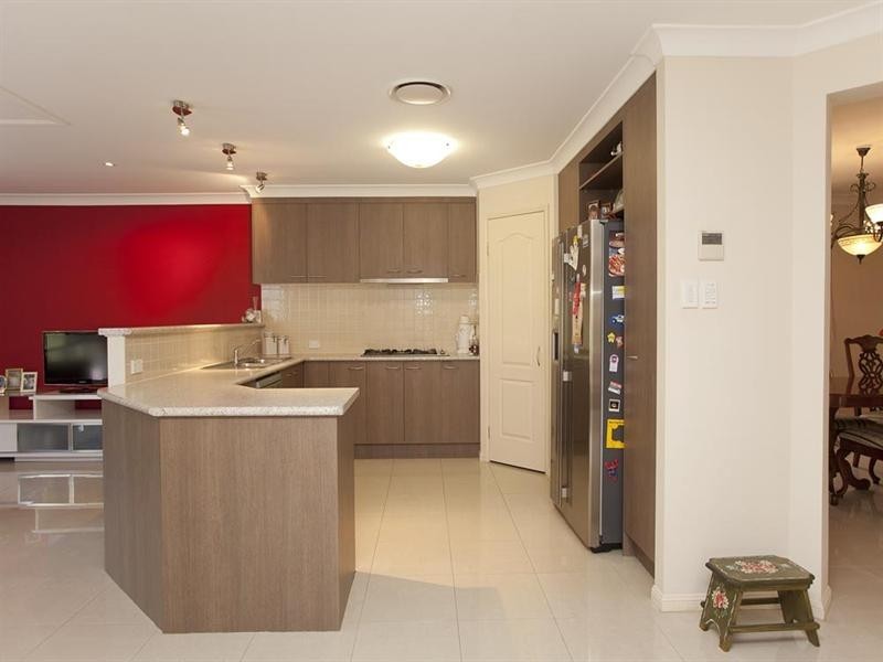 7 Sovereign Close, Wishart QLD 4122