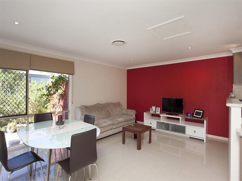 7 Sovereign Close, Wishart QLD 4122