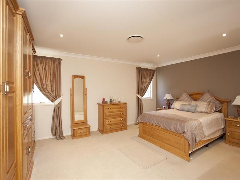 7 Sovereign Close, Wishart QLD 4122