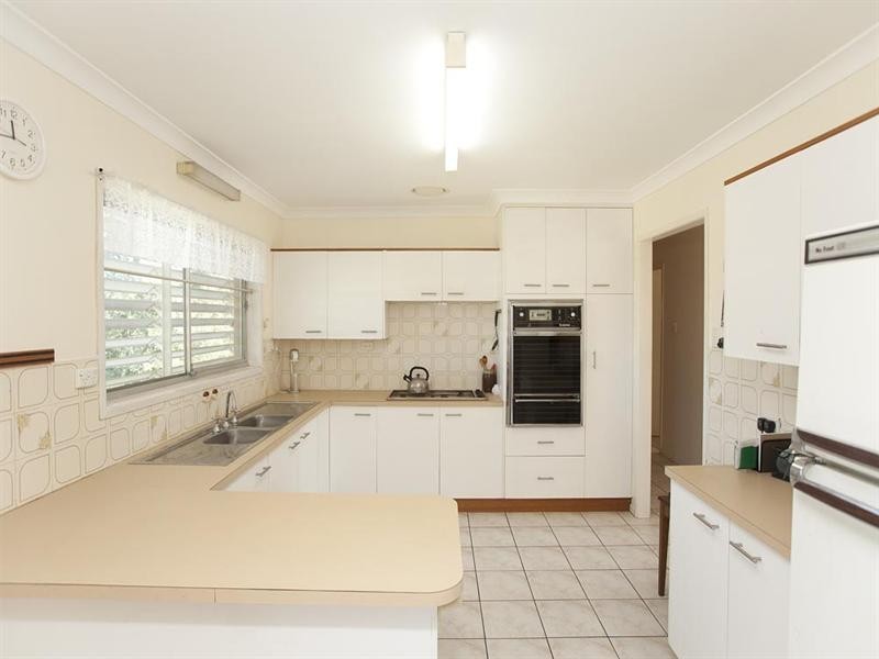 10 Colington Street, Mansfield QLD 4122