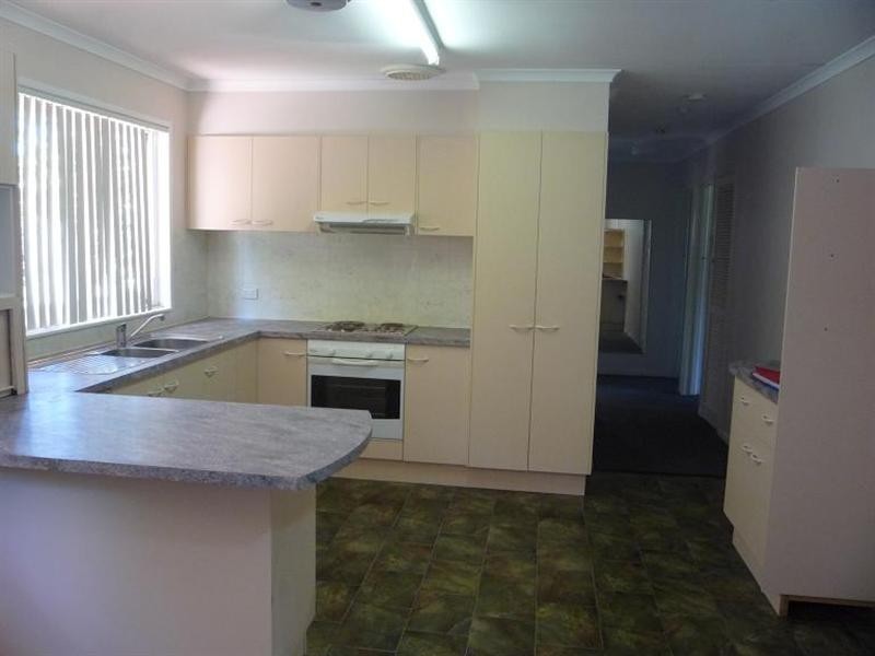 11 Parkway Street, Macgregor QLD 4109