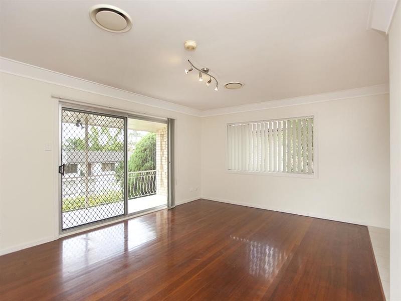 27 Menkira Street, Mansfield QLD 4122