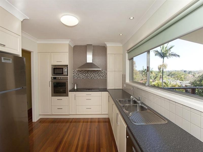 125 Ham Road, Mansfield QLD 4122