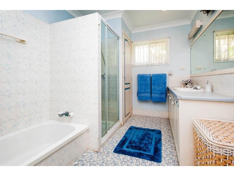 4 Benbow Court, Springwood QLD 4127