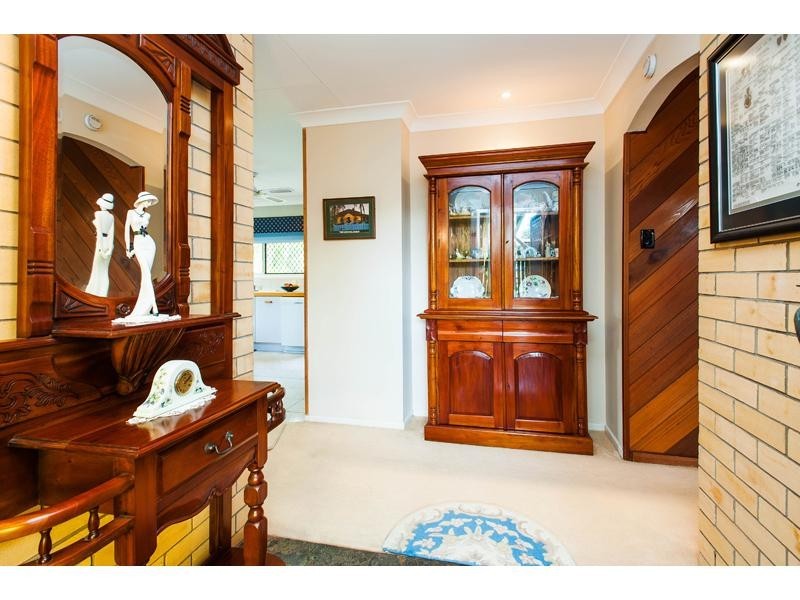 4 Benbow Court, Springwood QLD 4127