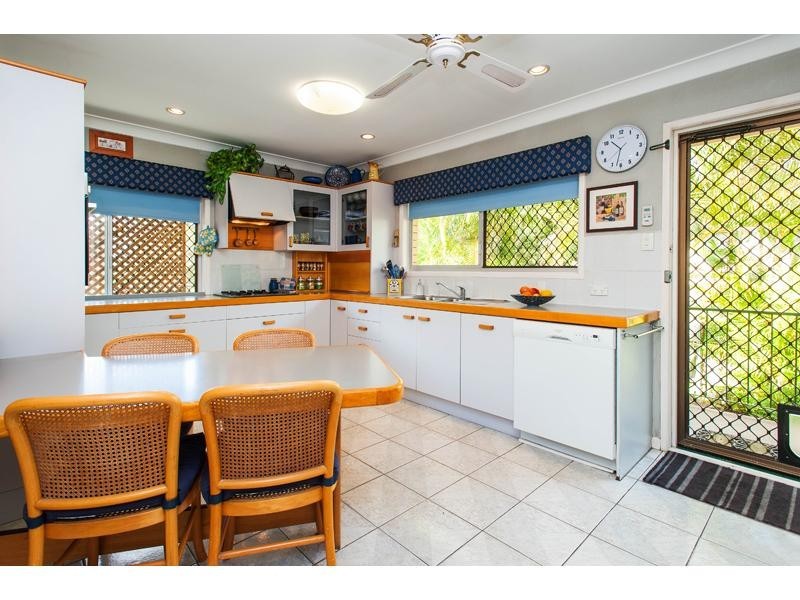 4 Benbow Court, Springwood QLD 4127