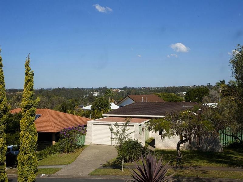 26 Bridle Street, Mansfield QLD 4122