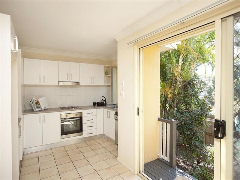 2/21 Richmond Road, Morningside QLD 4170