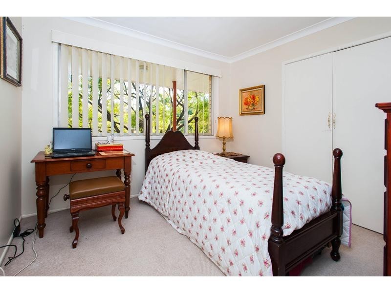 1 Miandetta Street, Mansfield QLD 4122