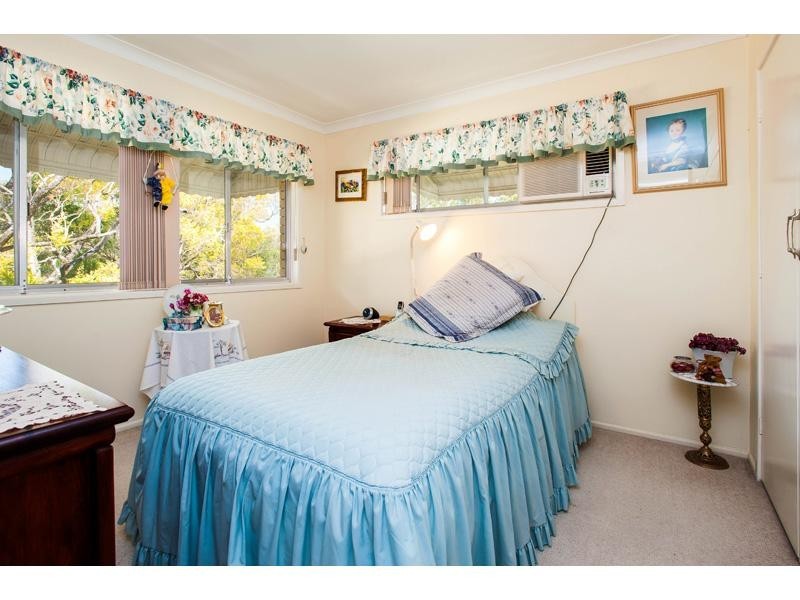 1 Miandetta Street, Mansfield QLD 4122