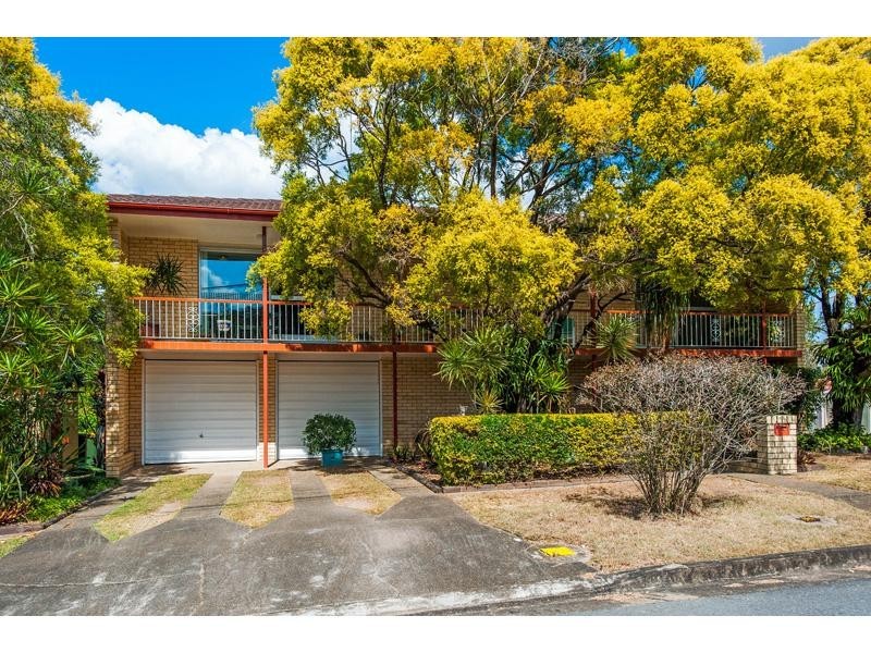 1 Miandetta Street, Mansfield QLD 4122