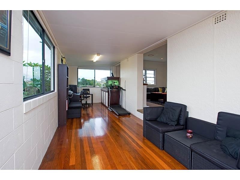 67 Macaulay Street, Coorparoo QLD 4151