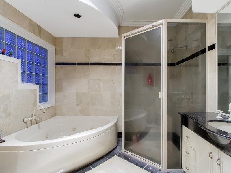 5 Tappin Court, Carindale QLD 4152