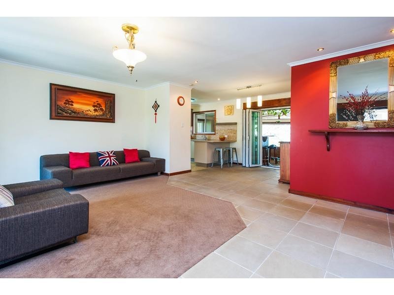 43 Auckland Street, Wishart QLD 4122
