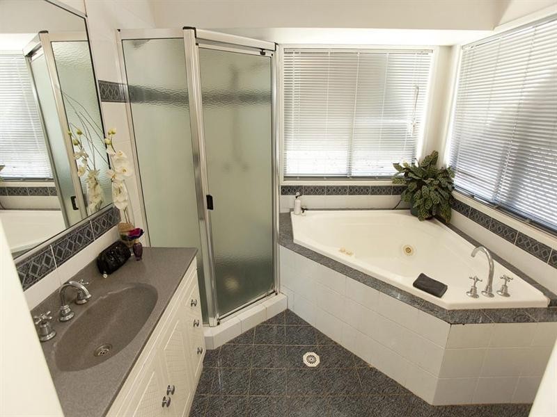 3 Russellia Street, Mount Gravatt East QLD 4122