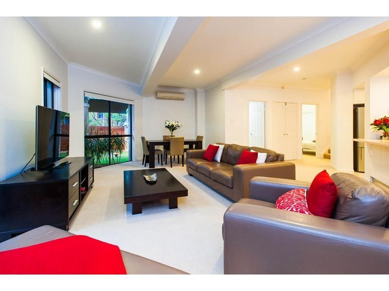 13 Troon Place, Carindale QLD 4152