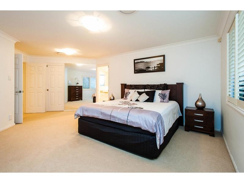 13 Troon Place, Carindale QLD 4152