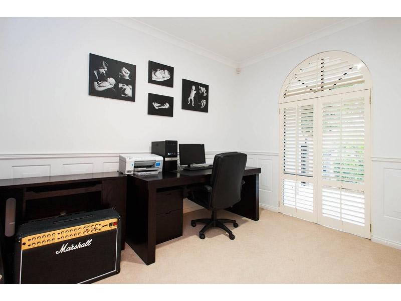 13 Troon Place, Carindale QLD 4152