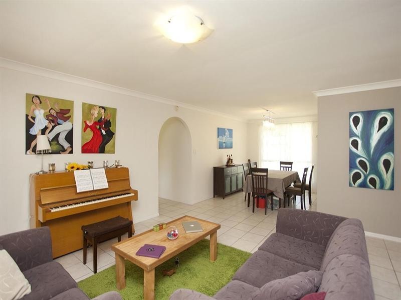 6 Snowbird Place, Wishart QLD 4122