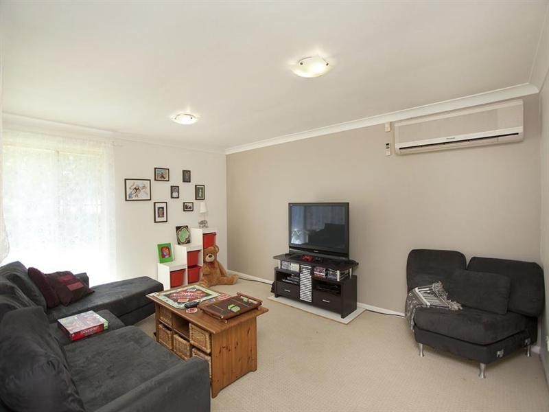 6 Snowbird Place, Wishart QLD 4122