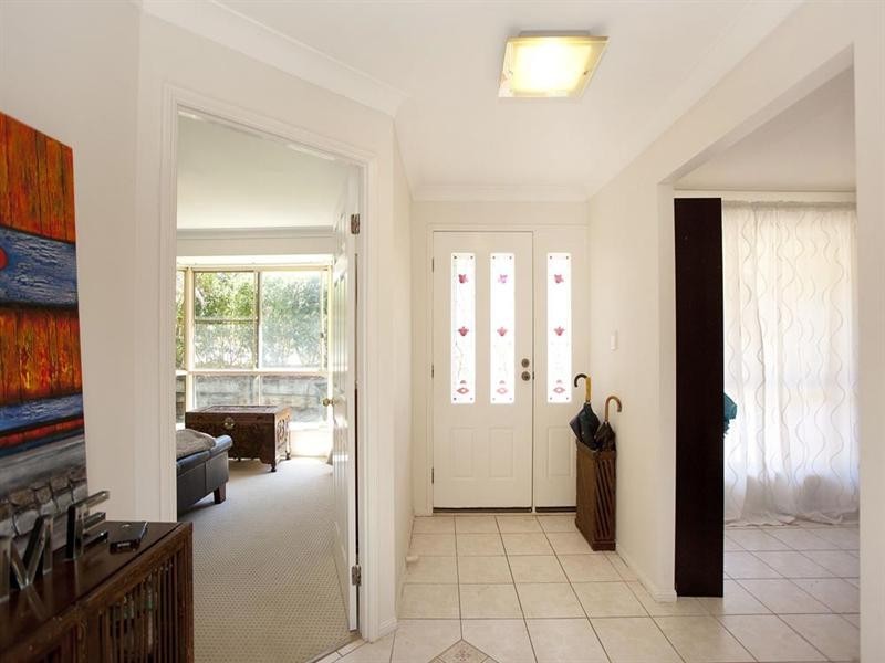 6 Snowbird Place, Wishart QLD 4122