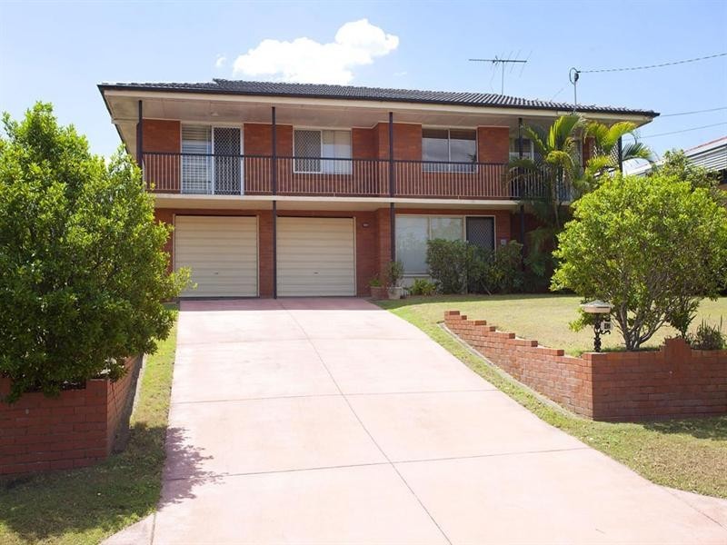 42 Tandanya Street, Mansfield QLD 4122