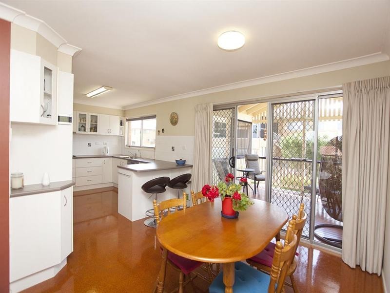 42 Tandanya Street, Mansfield QLD 4122