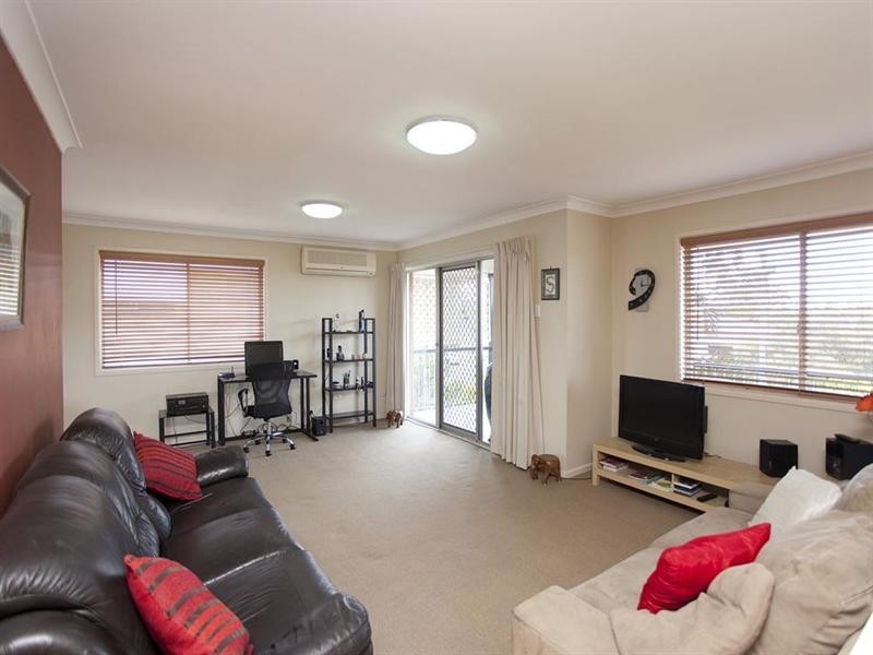 42 Tandanya Street, Mansfield QLD 4122