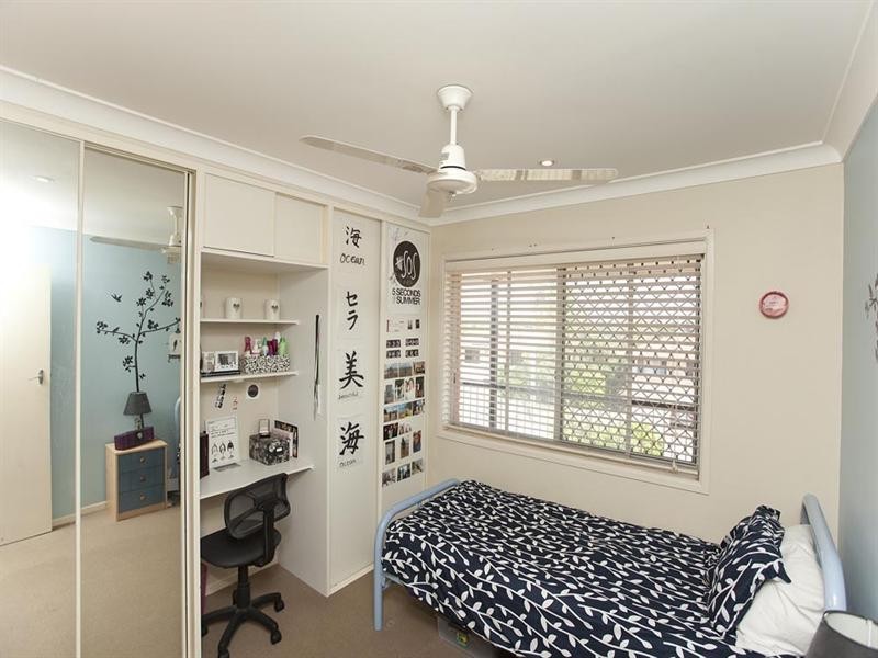 42 Tandanya Street, Mansfield QLD 4122