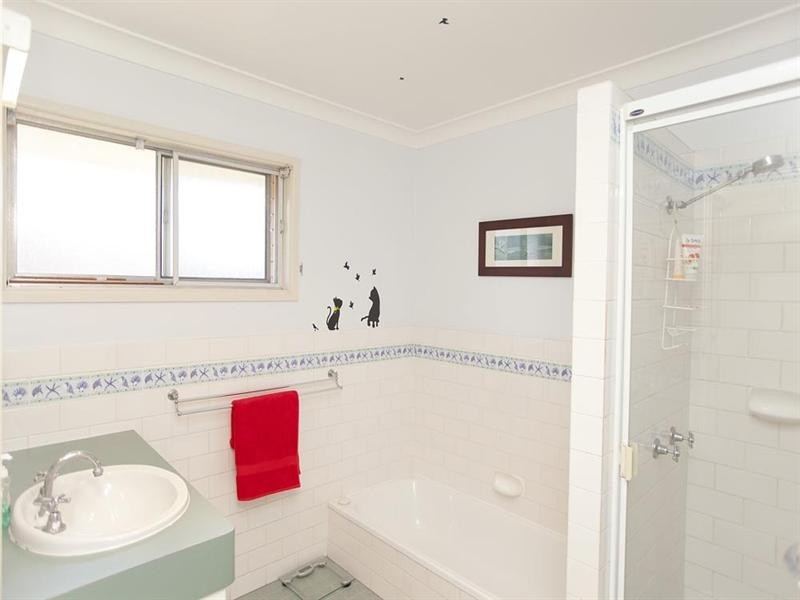 42 Tandanya Street, Mansfield QLD 4122