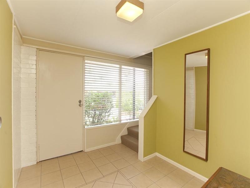 42 Tandanya Street, Mansfield QLD 4122