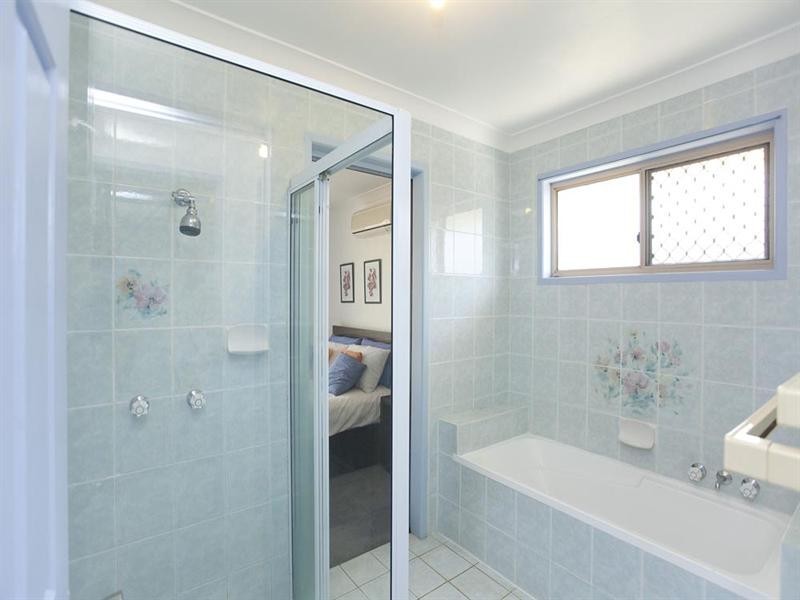 48 St Clair Crescent, Wishart QLD 4122