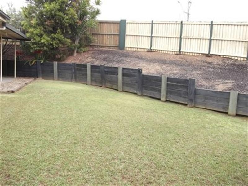 5 Sandpiper Place, Wishart QLD 4122