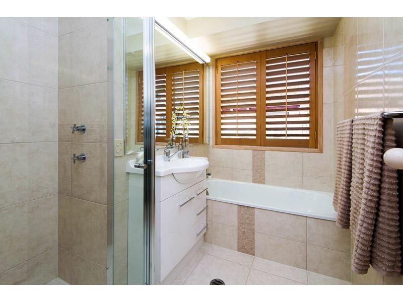 32 Windsor Place, Carindale QLD 4152