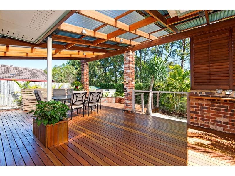 32 Windsor Place, Carindale QLD 4152