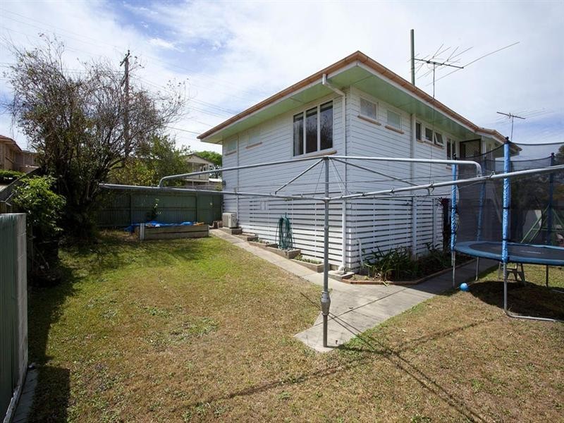 27 Dowrie Street, Upper Mount Gravatt QLD 4122