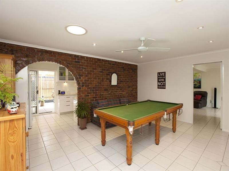 4 Curringa Street, Mansfield QLD 4122