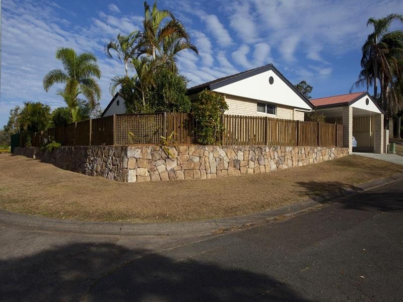 4 Curringa Street, Mansfield QLD 4122