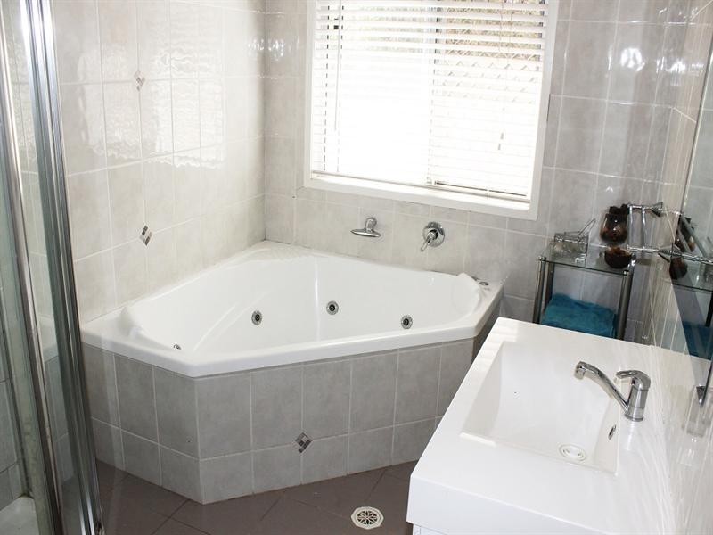 30 Troubridge Street, Mount Gravatt East QLD 4122