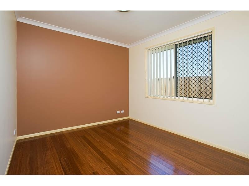 14 Denver Grove, Regents Park QLD 4118