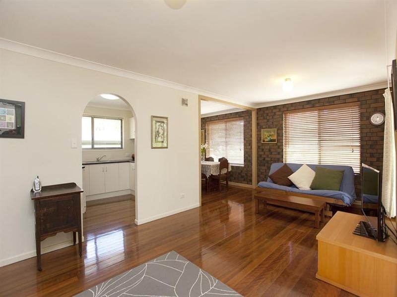 25 Hector Road, Holland Park QLD 4121